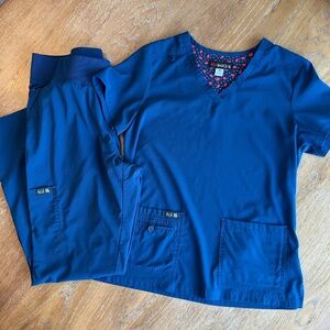 Koi Basics Navy Scrub Set – Size Medium